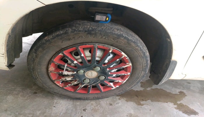 2017 Maruti Wagon R 1.0 LXI, Petrol, Manual, 71,352 km, tyre