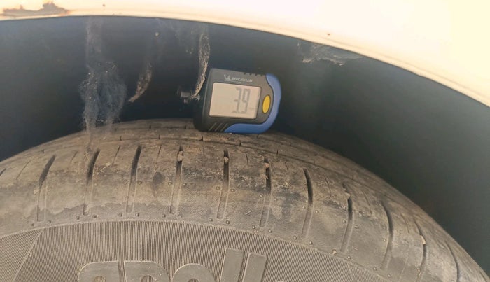 2016 Maruti Baleno DELTA PETROL 1.2, Petrol, Manual, 1,44,312 km, tyre