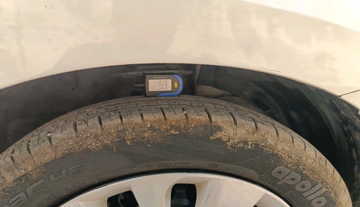 2016 Maruti Baleno DELTA PETROL 1.2, Petrol, Manual, 1,44,312 km, tyre