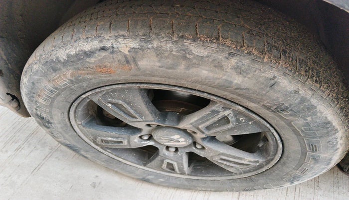 2012 Mahindra XUV500 W8, Diesel, Manual, 1,53,307 km, tyre