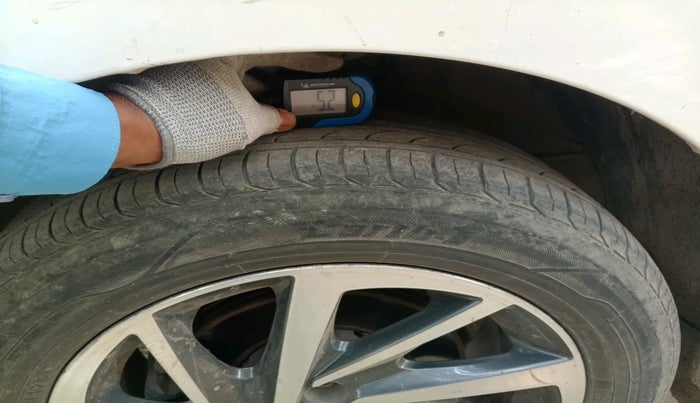 2017 Volkswagen Polo COMFORTLINE 1.2L, Petrol, Manual, 96,005 km, tyre