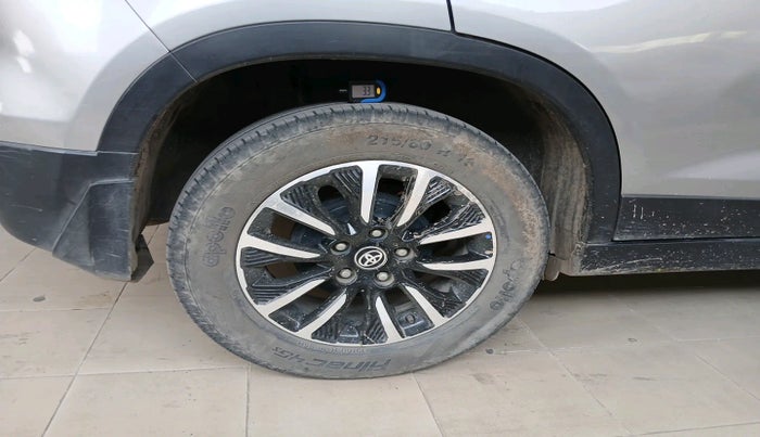 2021 Toyota URBAN CRUISER PREMIUM GRADE AT, Petrol, Automatic, 72,406 km, tyre