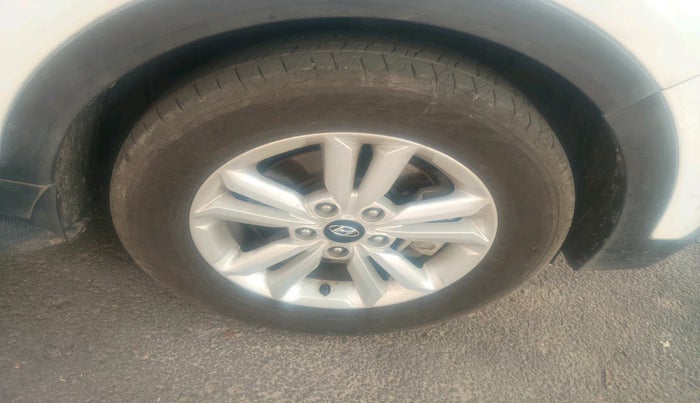 2016 Hyundai Creta SX PLUS 1.6 DIESEL, Diesel, Manual, 90,025 km, tyre