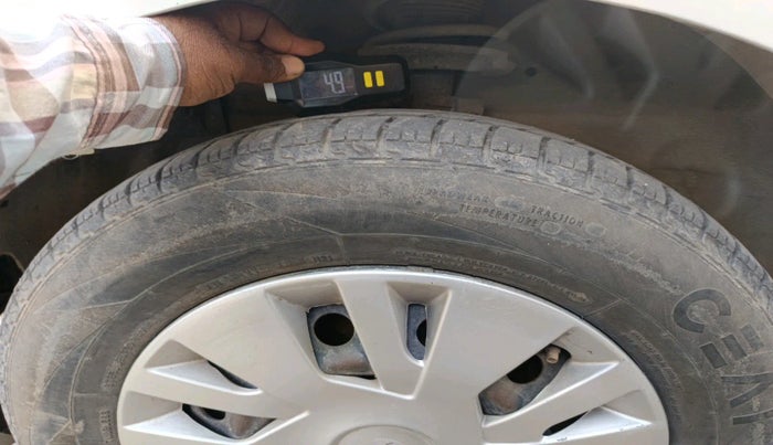 2013 Maruti Swift VXI, Petrol, Manual, 67,185 km, tyre