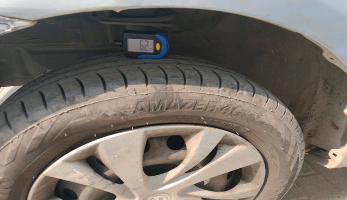 2013 Toyota Etios G, Petrol, Manual, 1,61,969 km, tyre