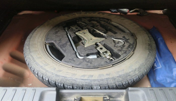 2016 Maruti Vitara Brezza VDI (O), Diesel, Manual, 68,565 km, tyre