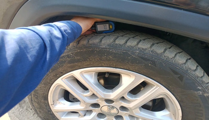 2018 Jeep Compass LIMITED 2.0 DIESEL, Diesel, Manual, 1,24,791 km, tyre