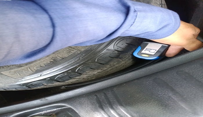 2018 Jeep Compass LIMITED 2.0 DIESEL, Diesel, Manual, 1,24,791 km, tyre