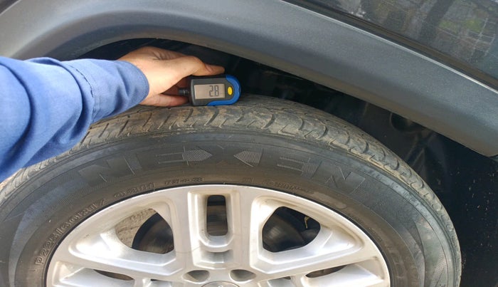 2018 Jeep Compass LIMITED 2.0 DIESEL, Diesel, Manual, 1,24,791 km, tyre