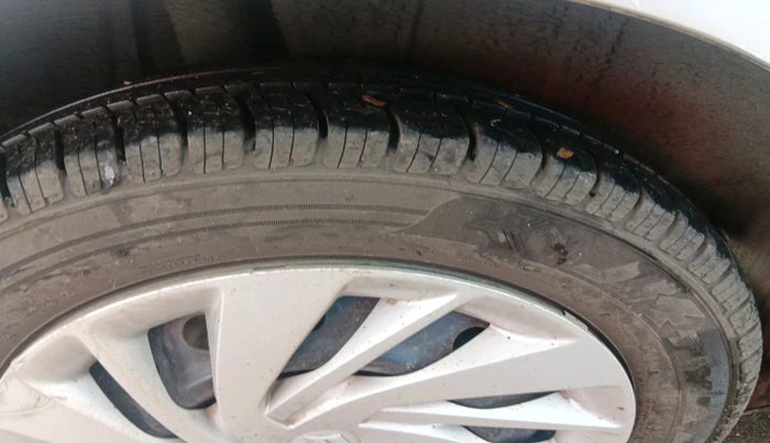 2021 Maruti Ertiga VXI CNG, Petrol, Manual, 96,725 km, tyre