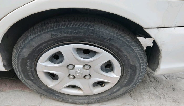 2011 Hyundai Accent EXECUTIVE, Petrol, Manual, 80,898 km, tyre