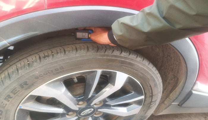 2022 Mahindra XUV300 W8 (O) 1.2 PETROL, Petrol, Manual, 47,974 km, tyre