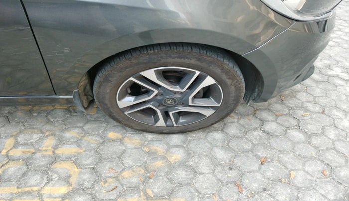 2021 Tata Tiago XZA PLUS PETROL, Petrol, Automatic, 77,135 km, tyre
