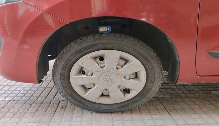 2015 Maruti Wagon R 1.0 LXI CNG, Petrol, Manual, 63,753 km, tyre