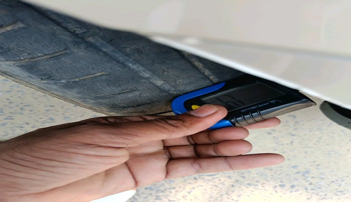 2021 Maruti Swift VXI, Petrol, Manual, 72,554 km, tyre