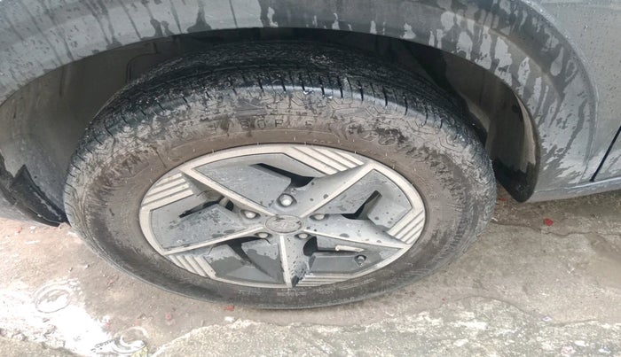 2023 Tata NEXON CREATIVE 1.2 REVOTRON 6MT, Petrol, Manual, 19,356 km, tyre