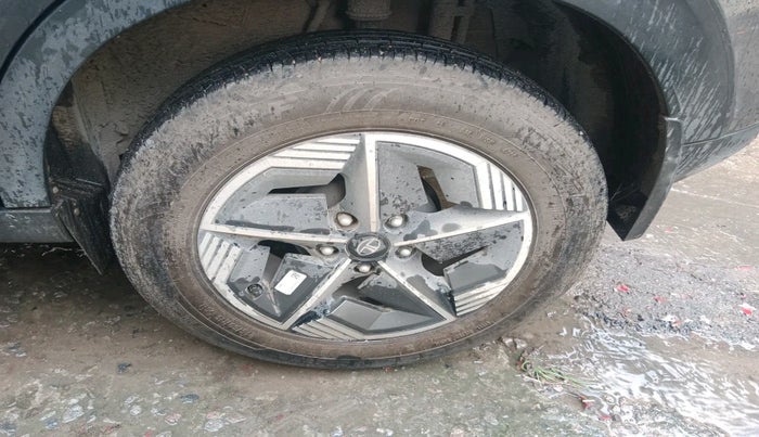 2023 Tata NEXON CREATIVE 1.2 REVOTRON 6MT, Petrol, Manual, 19,356 km, tyre