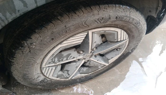 2023 Tata NEXON CREATIVE 1.2 REVOTRON 6MT, Petrol, Manual, 19,356 km, tyre