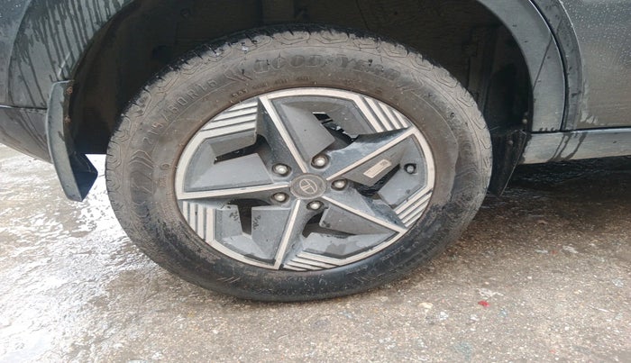 2023 Tata NEXON CREATIVE 1.2 REVOTRON 6MT, Petrol, Manual, 19,356 km, tyre