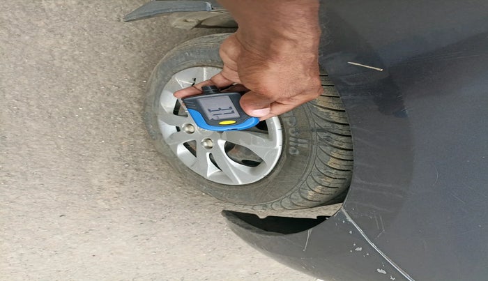 2018 Hyundai Eon MAGNA +, Petrol, Manual, 13,350 km, tyre