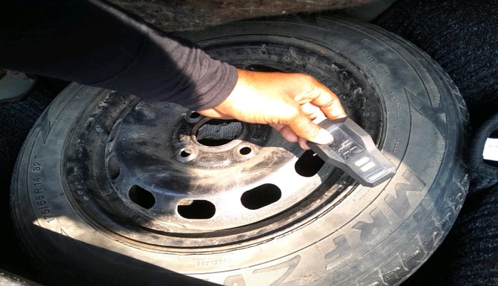 2011 Ford Figo TITANIUM 1.2 PETROL, Petrol, Manual, 31,986 km, tyre