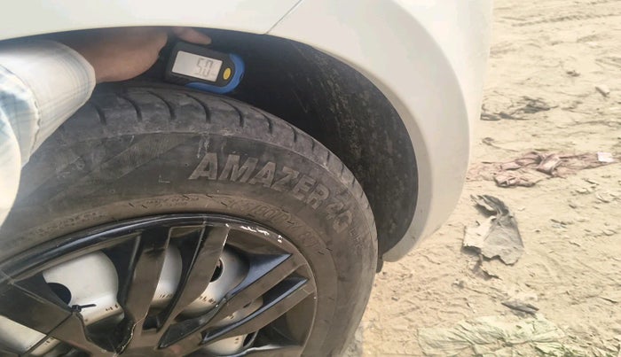 2019 Maruti Swift LXI, Petrol, Manual, 66,202 km, tyre