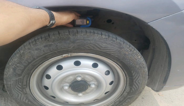 2011 Maruti Wagon R 1.0 LXI CNG, Petrol, Manual, 1,03,953 km, tyre