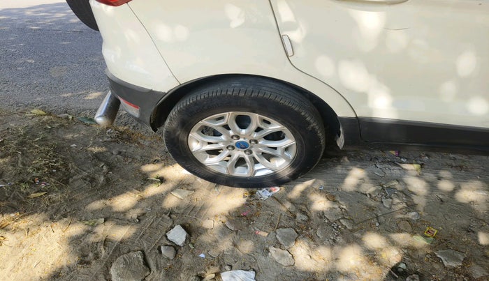 2014 Ford Ecosport TITANIUM 1.5L DIESEL, Diesel, Manual, 1,80,146 km, tyre