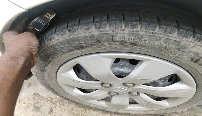 2014 Honda Mobilio 1.5L I-VTEC S, Petrol, Manual, 1,09,234 km, tyre