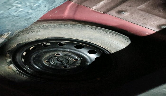 2016 Ford New Figo TITANIUM 1.2 PETROL MT, Petrol, Manual, 97,197 km, tyre