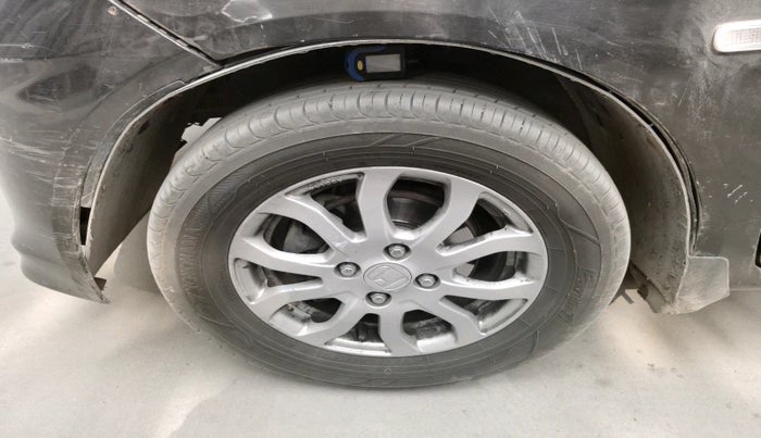 2015 Honda Amaze 1.2L I-VTEC S, Petrol, Manual, 1,31,931 km, tyre