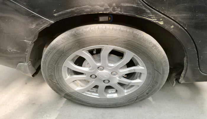 2015 Honda Amaze 1.2L I-VTEC S, Petrol, Manual, 1,31,931 km, tyre