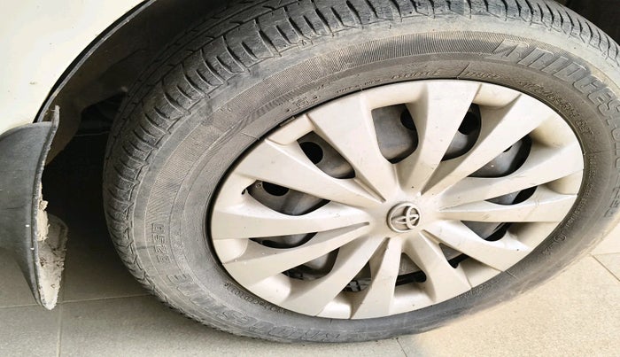 2011 Toyota Etios G, Petrol, Manual, 70,918 km, tyre