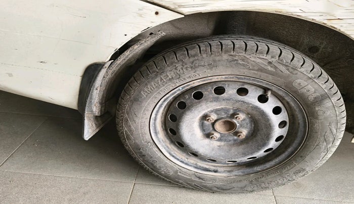 2011 Toyota Etios G, Petrol, Manual, 70,918 km, tyre