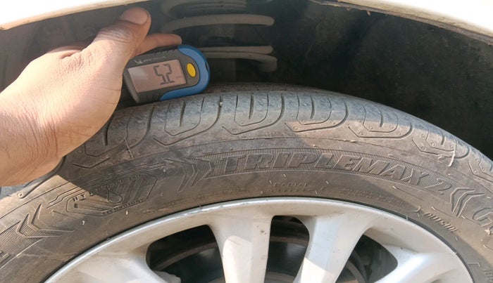 2011 Toyota Etios V, Petrol, Manual, 89,747 km, tyre