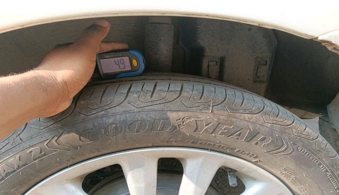 2011 Toyota Etios V, Petrol, Manual, 89,747 km, tyre