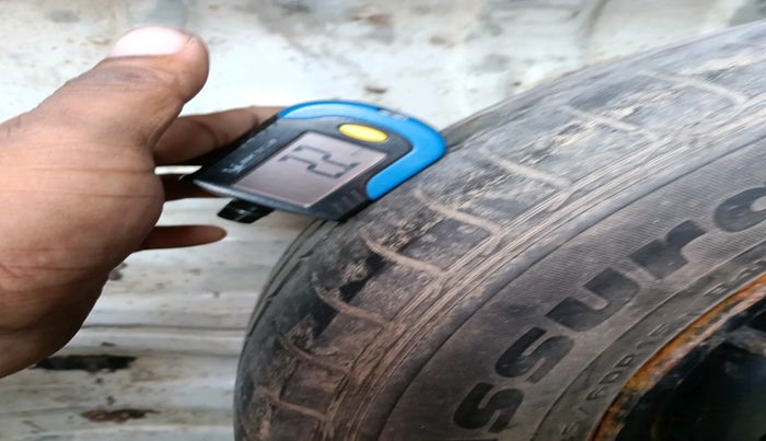 2011 Toyota Etios V, Petrol, Manual, 89,747 km, tyre