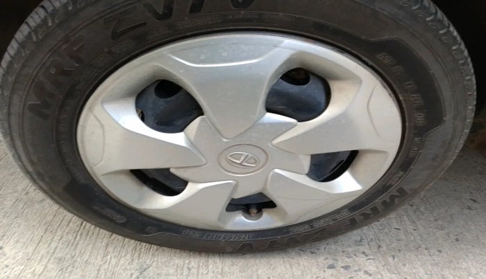 2018 Tata TIGOR XM PETROL, Petrol, Manual, 31,227 km, tyre