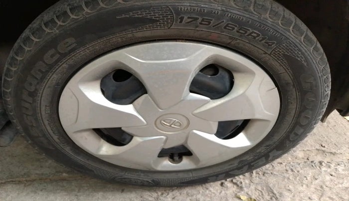 2018 Tata TIGOR XM PETROL, Petrol, Manual, 31,227 km, tyre