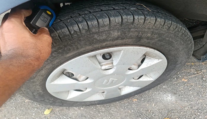 2012 Maruti Wagon R 1.0 LXI CNG, Petrol, Manual, 32,173 km, tyre