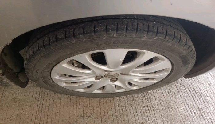 2015 Maruti Baleno ZETA PETROL 1.2, Petrol, Manual, 97,426 km, tyre