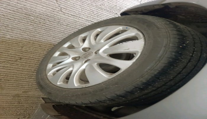 2015 Maruti Baleno ZETA PETROL 1.2, Petrol, Manual, 97,426 km, tyre