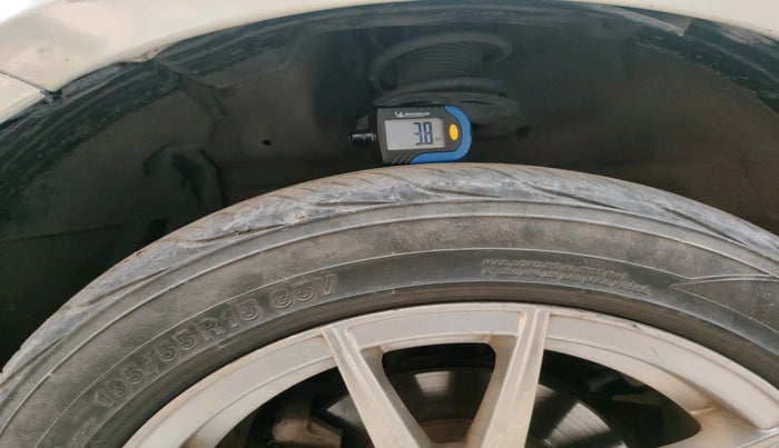 2014 Maruti Swift VXI, Petrol, Manual, 81,424 km, tyre