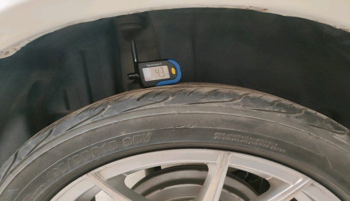 2014 Maruti Swift VXI, Petrol, Manual, 81,424 km, tyre