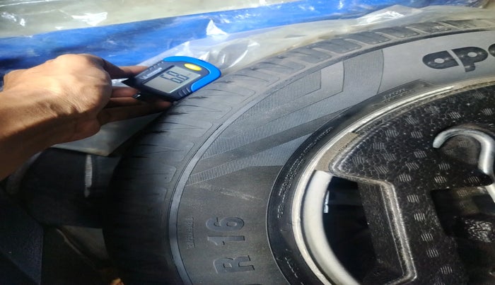 2018 Maruti Vitara Brezza ZDI AMT, Diesel, Automatic, 63,371 km, tyre