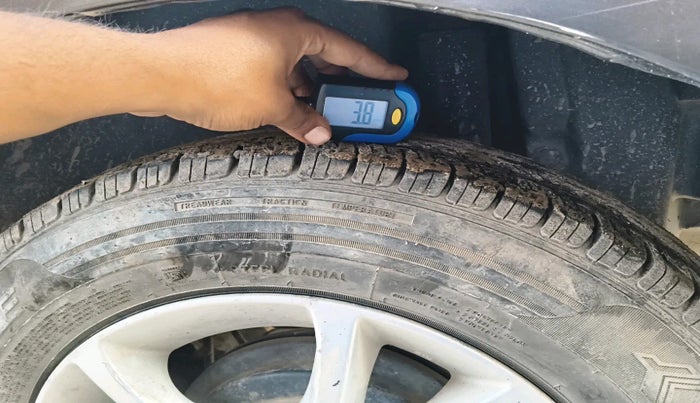 2016 Maruti Swift Dzire LXI (O), Petrol, Manual, 93,356 km, tyre