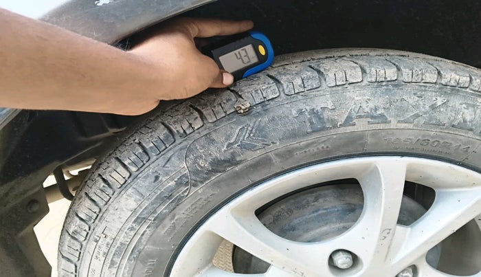 2016 Maruti Swift Dzire LXI (O), Petrol, Manual, 93,356 km, tyre