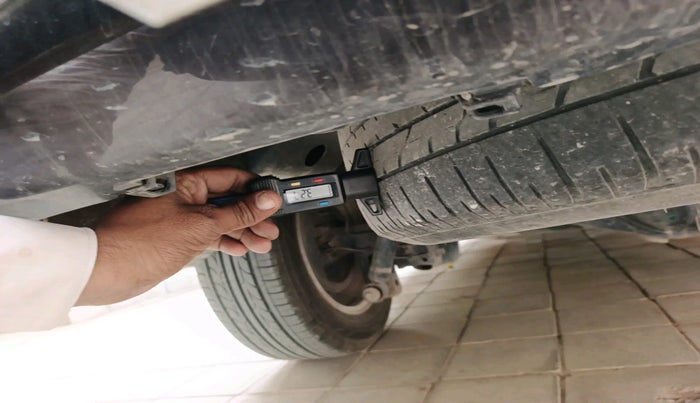 2017 Toyota Innova Crysta 2.8 GX AT 7 STR, Diesel, Automatic, 72,012 km, tyre