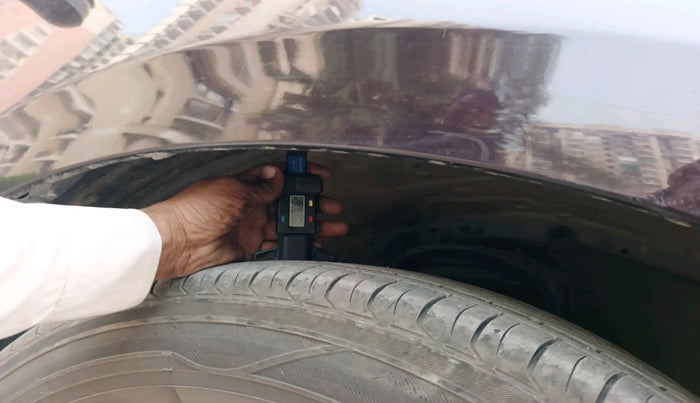 2017 Toyota Innova Crysta 2.8 GX AT 7 STR, Diesel, Automatic, 72,012 km, tyre