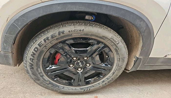 2023 KIA SONET HTK PLUS 1.2 PETROL MT, Petrol, Manual, 10,273 km, tyre